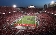 体育彩票：赛前激情燃烧！勒布朗·詹姆斯兴奋瞬间引爆社交媒体，美媒调侃，表情包宝库再添新藏品