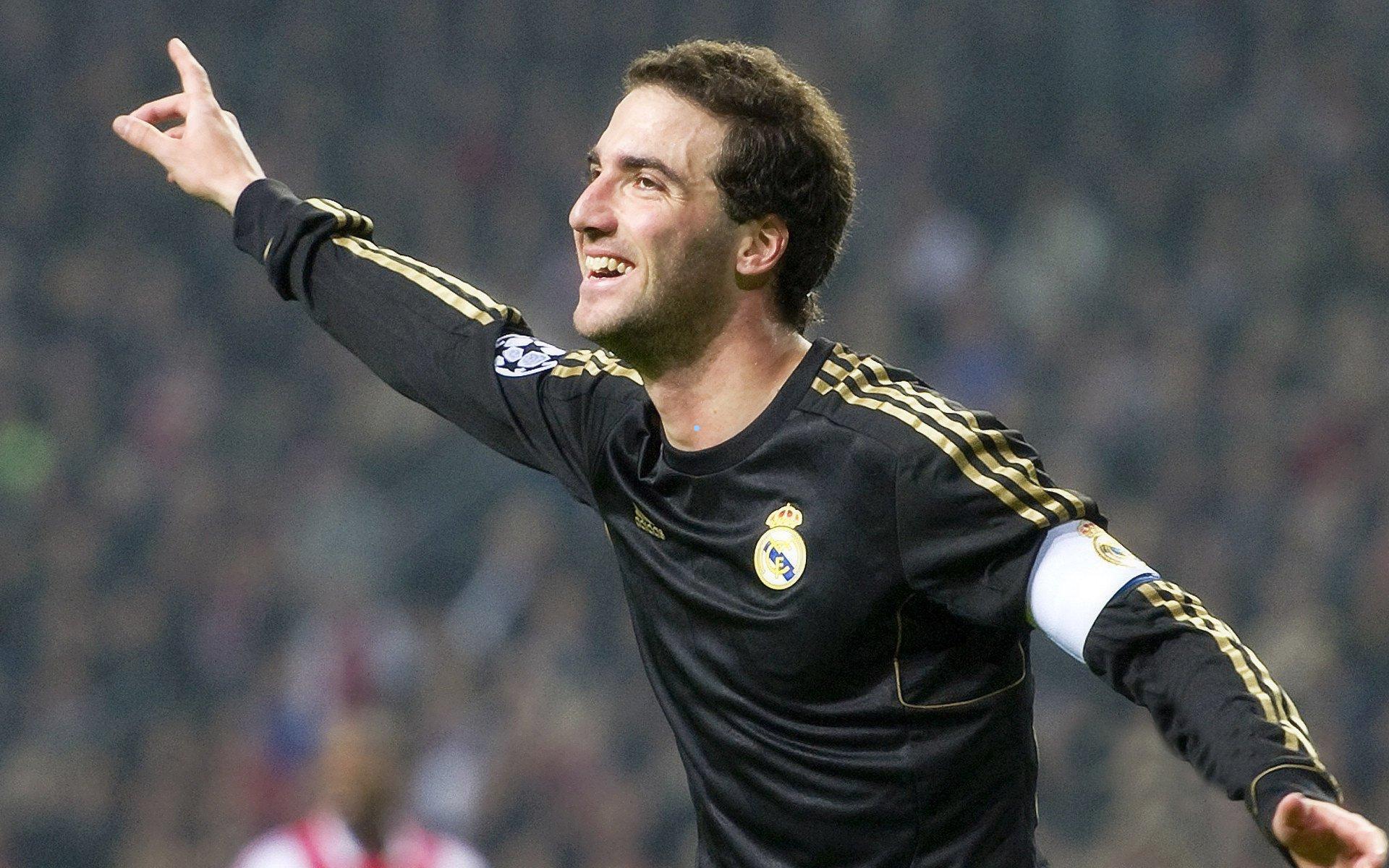 马龙强调私密沟通，更衣室公开批评弊大于利