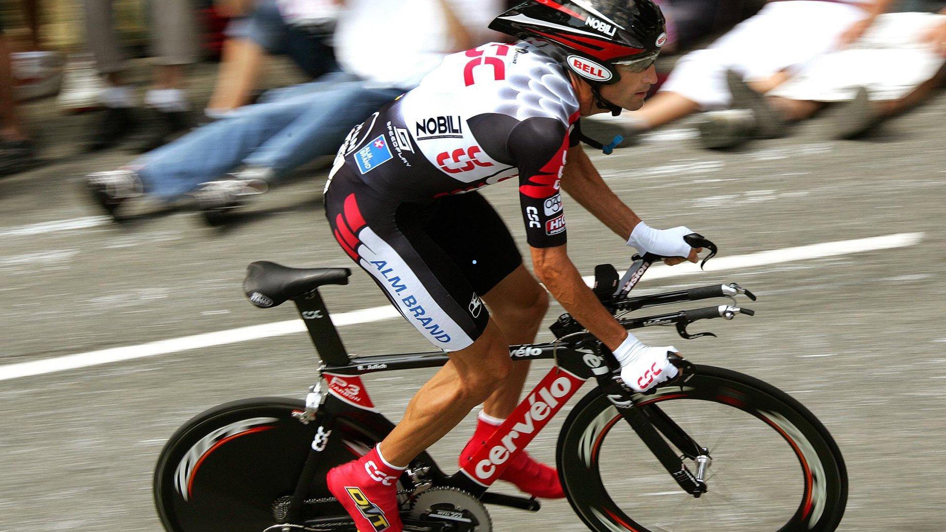 德乙周日焦点，升班马埃沃斯堡硬撼劲旅杜塞多夫，黑马狂奔之路遇考验